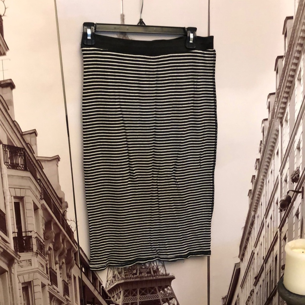 Ultra flirt mid skirt